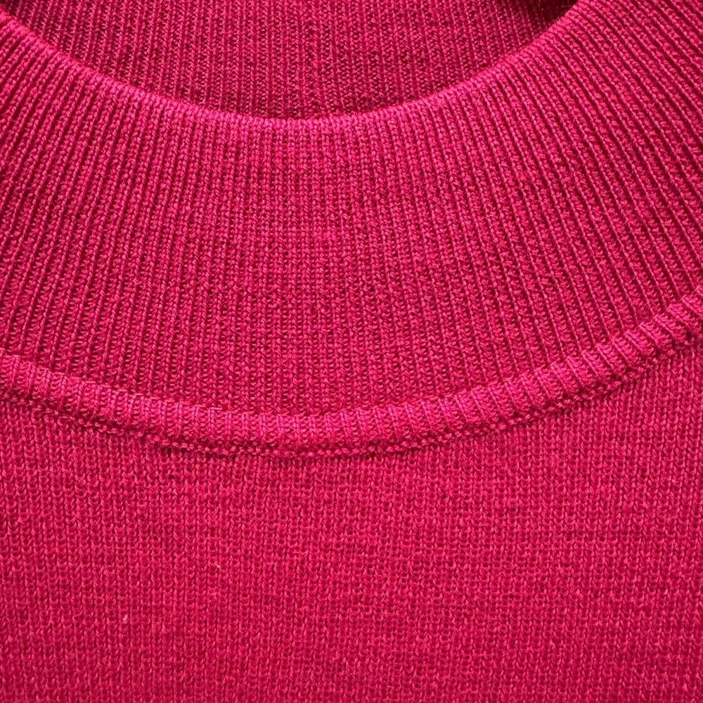 Bogner Virgin Wool Embroidered Dragon Crest Sweater – Fuchsia Pink – Size M - Picture 7 of 15